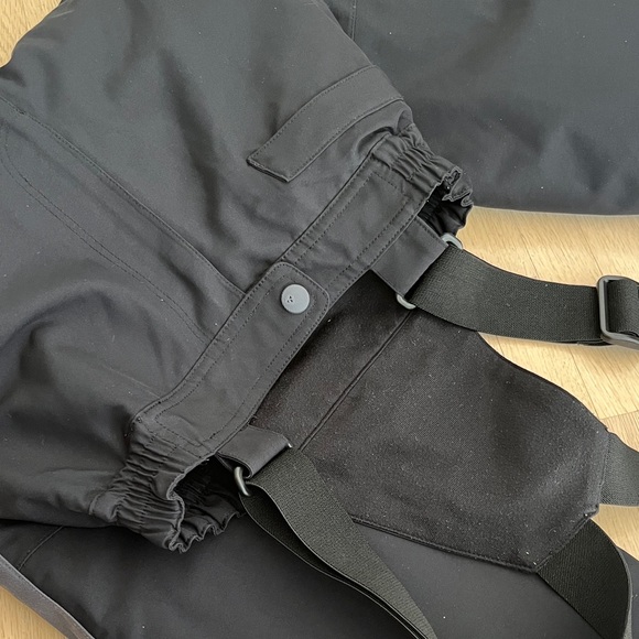 Black and Gray Outdoor Technical Pants with Suspenders by Vaude - Picture 7 of 9